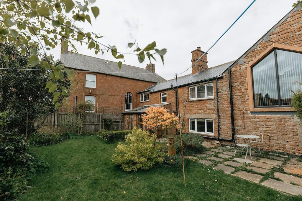 Elm House Barn - Converted One Bed Barn At The Gateway To The District National Park *