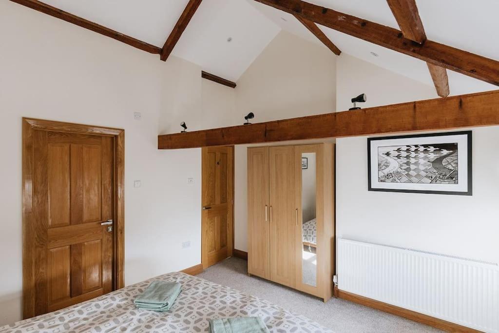Elm House Barn - Converted One Bed Barn At The Gateway To The District National Park