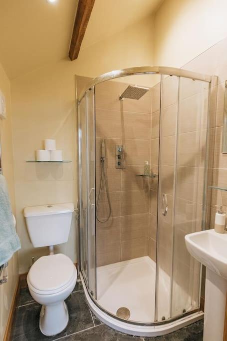 Elm House Barn - Converted One Bed Barn At The Gateway To The District National Park Holiday home *