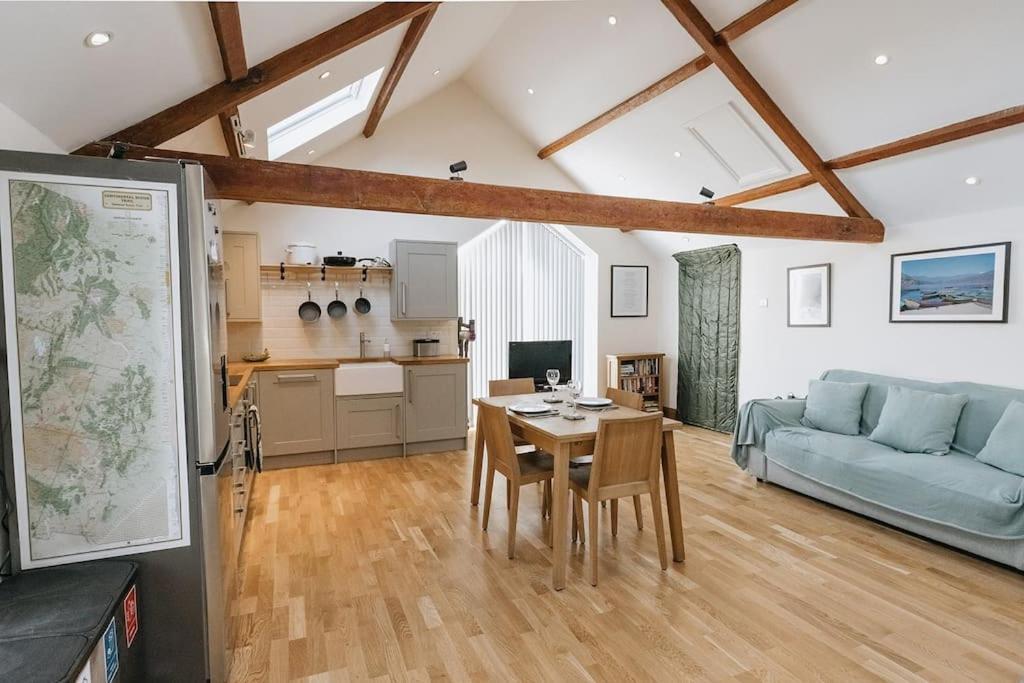Elm House Barn - Converted One Bed Barn At The Gateway To The District National Park Holiday home *