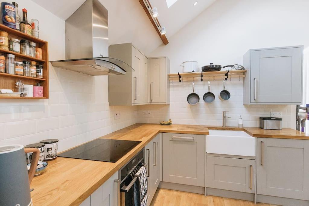 Holiday home Elm House Barn - Converted One Bed Barn At The Gateway To The District National Park *