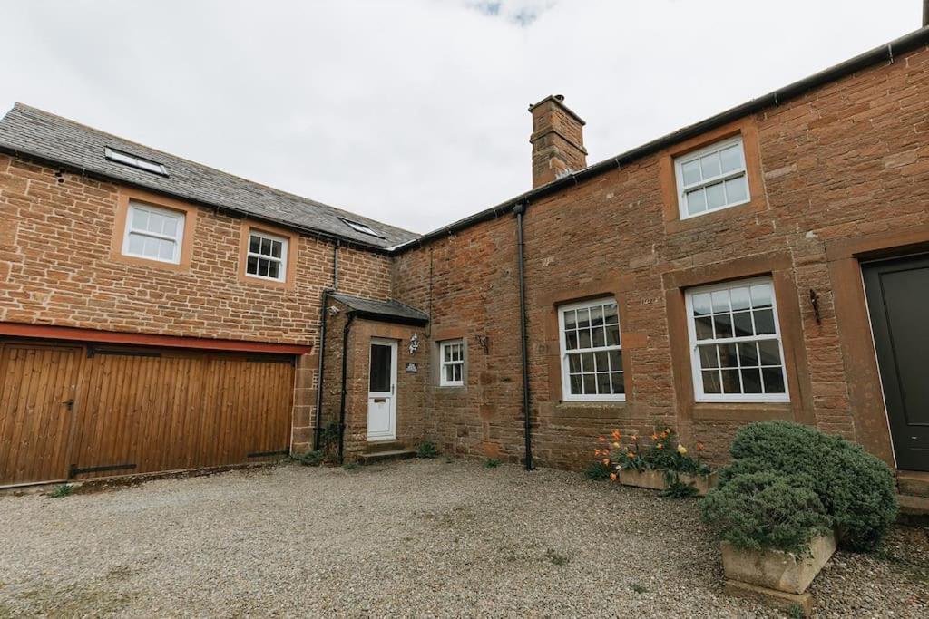 Elm House Barn - Converted One Bed Barn At The Gateway To The District National Park *